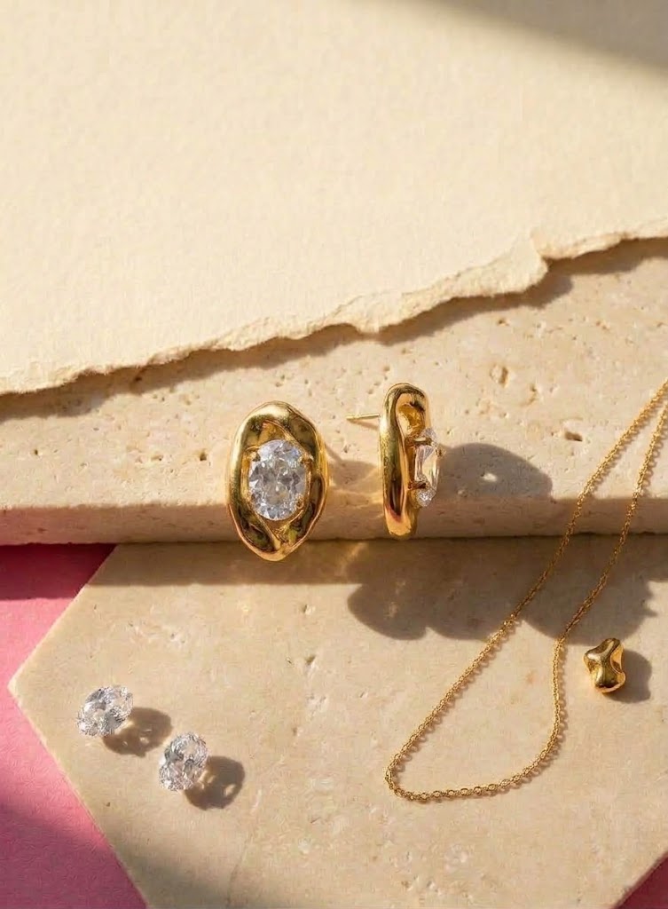 Wren Sculpted Stud Earrings