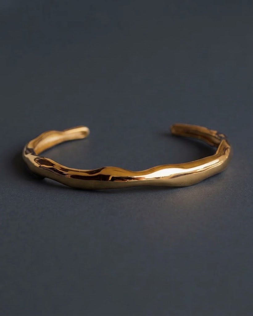 Mira Sculpted Cuff