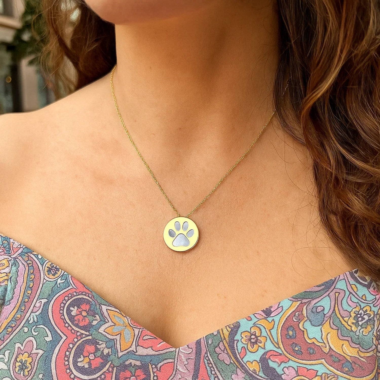 14k Yellow Gold Necklace with Dog Paw Print Symbol in Mother of Pearl for Women | Yene Store 