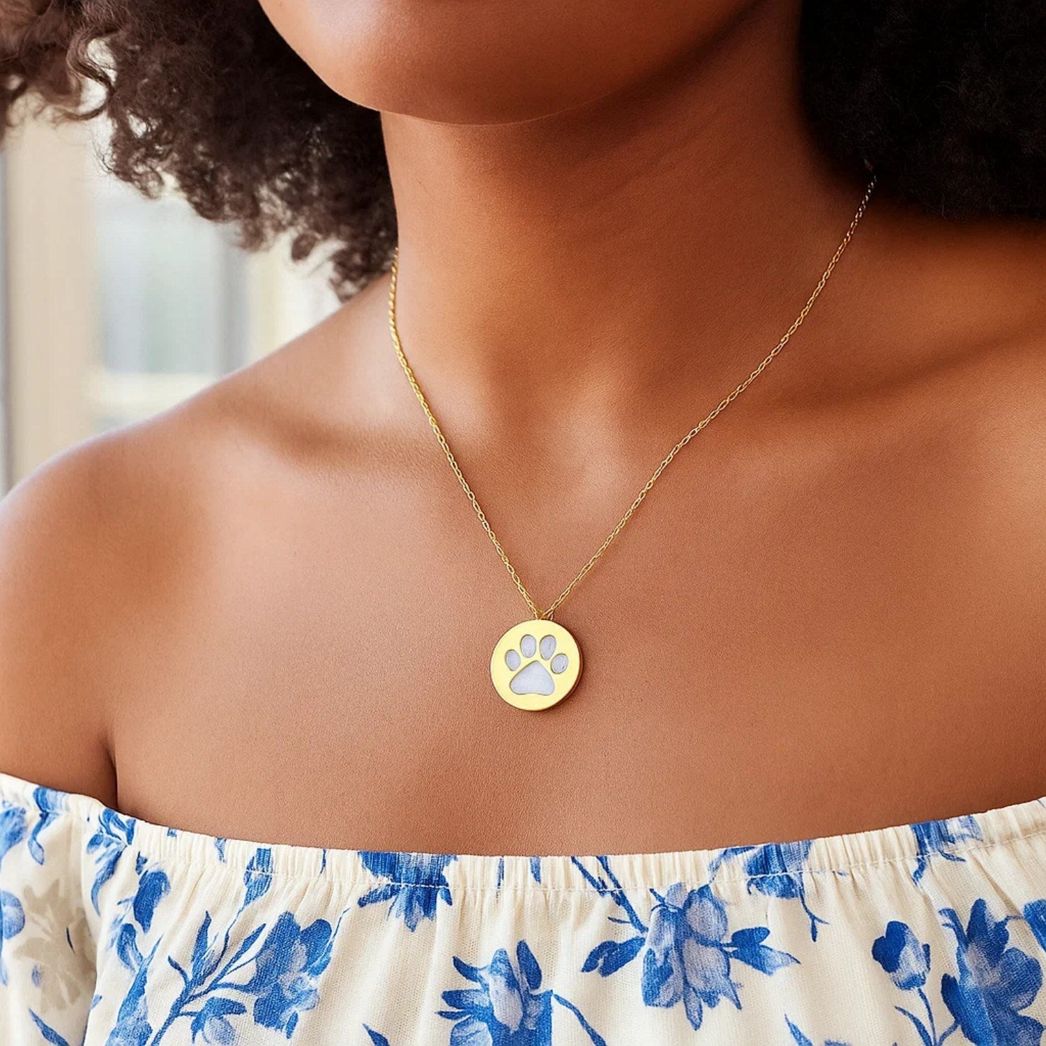 14k Yellow Gold Necklace with Dog Paw Print Symbol in Mother of Pearl for Women | Yene Store 