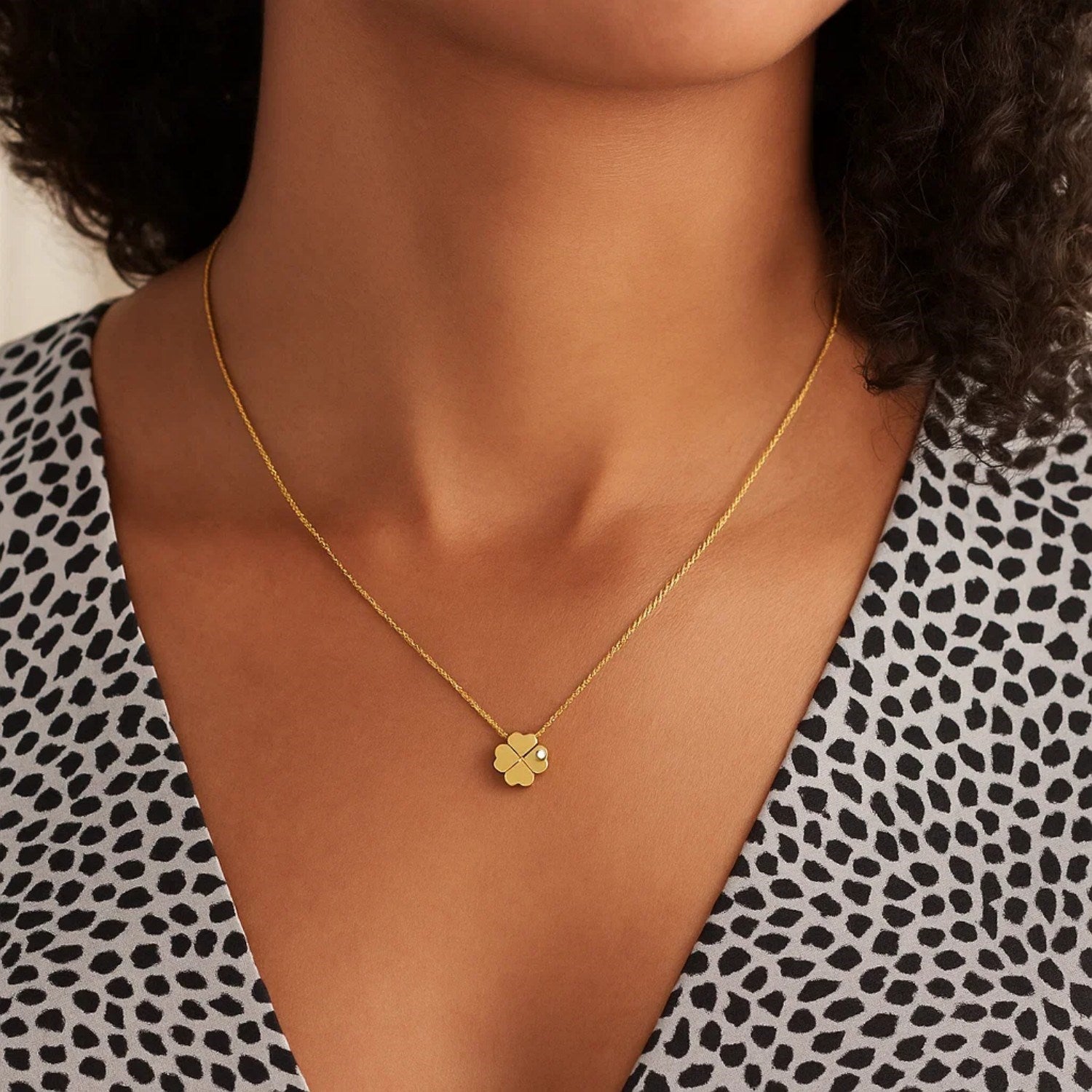 14k Yellow Gold Polished Four Leaf Clover Necklace with Diamond for Women | Yene Store 