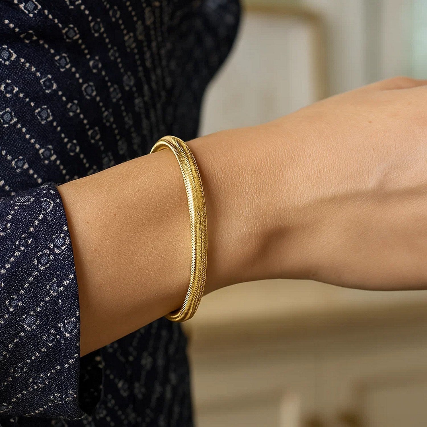 14K Yellow Gold Medium Stretch Mesh Bracelet (5.40 mm)