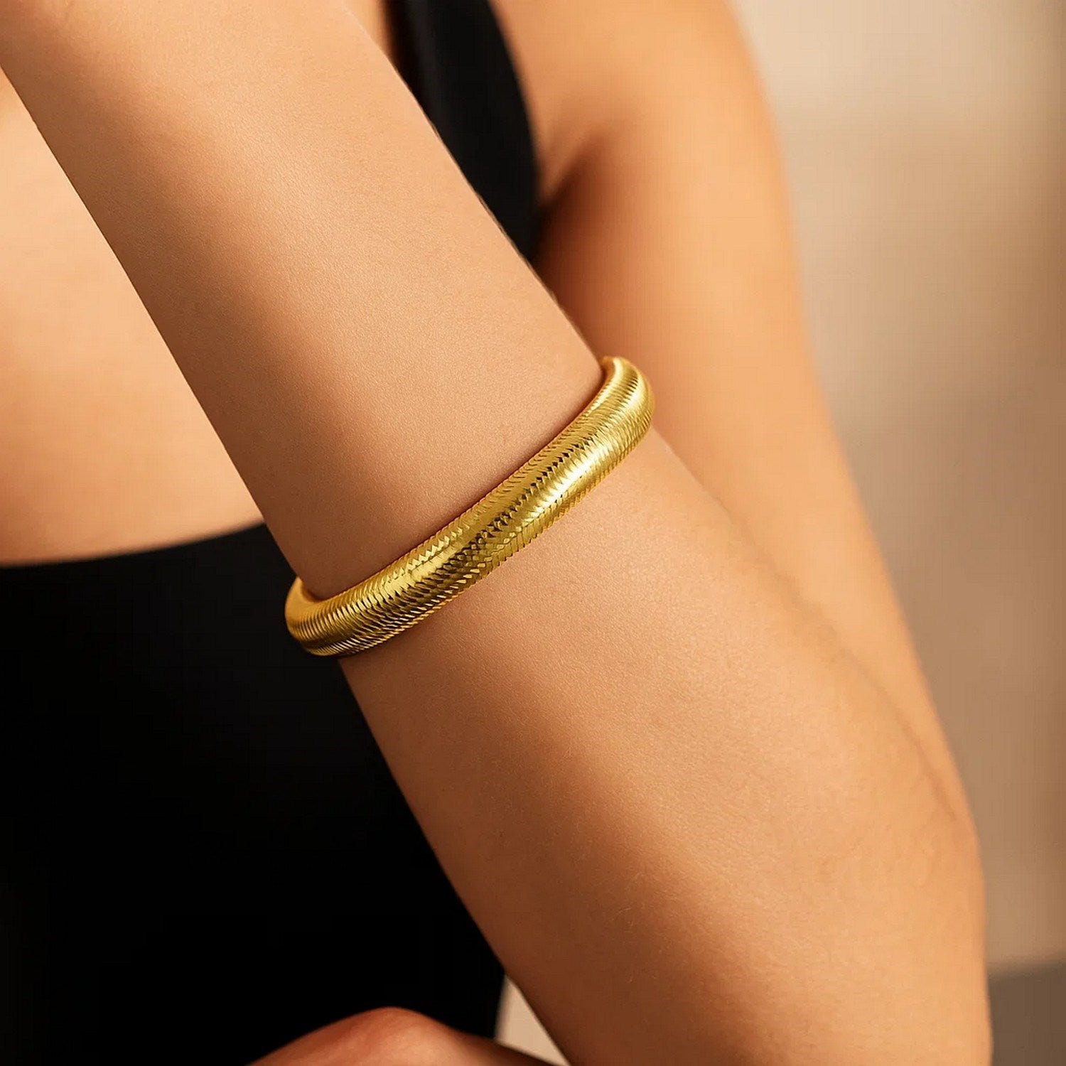 14K Yellow Gold Large Stretch Mesh Bracelet (8.80 mm)