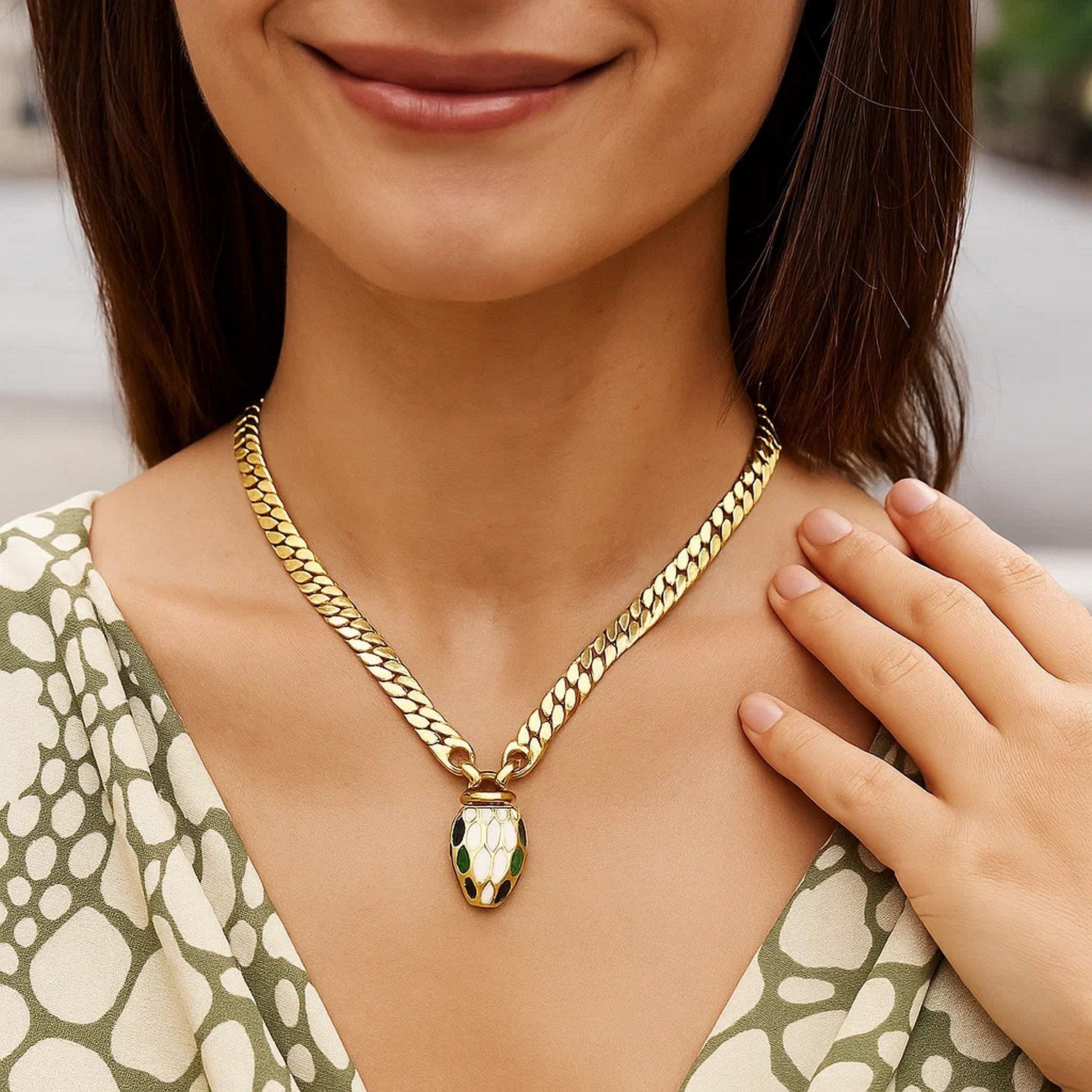 Le Serpent Curb Link Necklace in 14K Yellow Gold for Women | Yene Store 