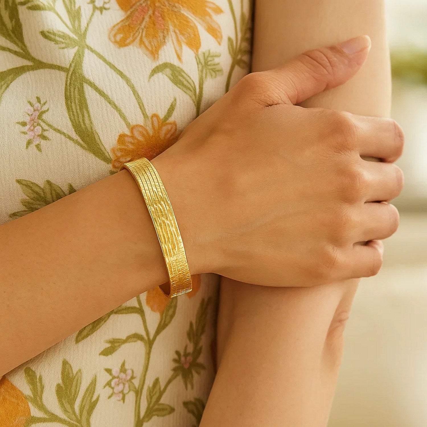 Glacier Bracelet in 14K Yellow Gold (8.00 mm) for Women | Yene Store 