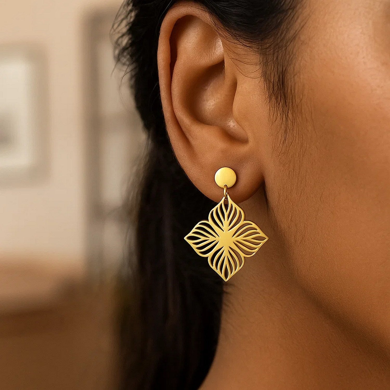 14K Yellow Gold High Polish Flower Cutout Earrings for Women | Yene Store 
