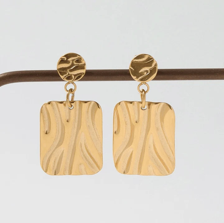 Noor Textured Drop Earrings