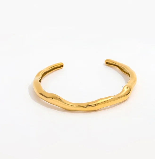 Mira Sculpted Cuff