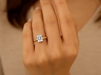 2 Carat Emerald Lab Grown IGI G/VS1 Diamond Solitaire Ring in 14K Yellow Gold